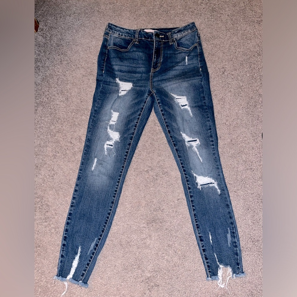 SO Distressed high rise ultimate jeggings - size 11